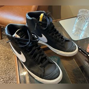 Nike Blazer Mid 77 Black